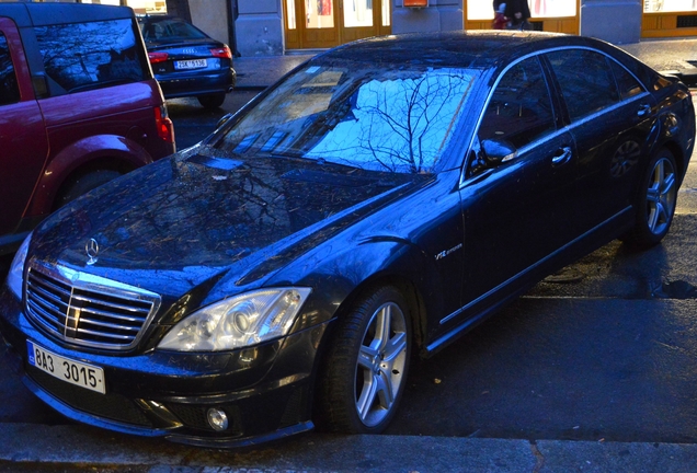 Mercedes-Benz S 65 AMG V221