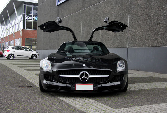 Mercedes-Benz SLS AMG