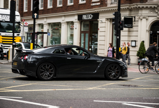 Nissan GT-R 2011