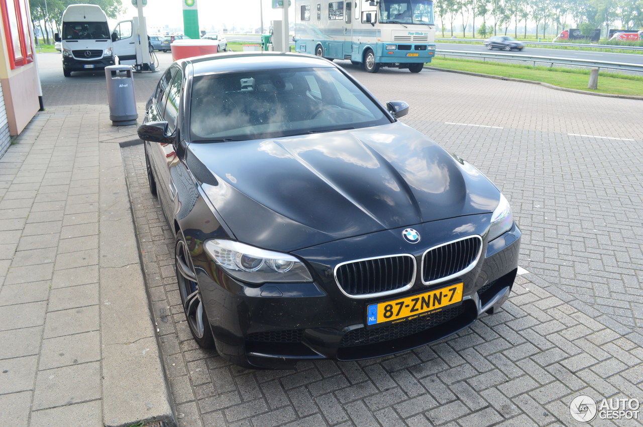 BMW M5 F10 2011