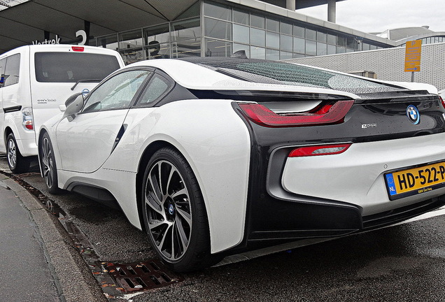 BMW i8