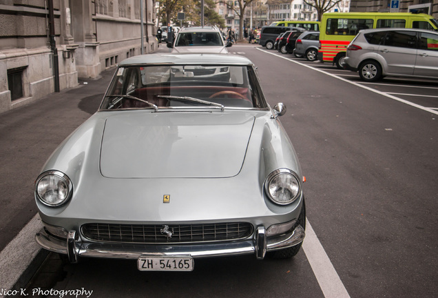 Ferrari 330 GT 2+2 Series II