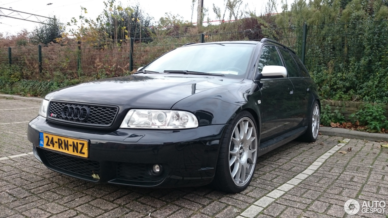 Audi RS4 Avant B5