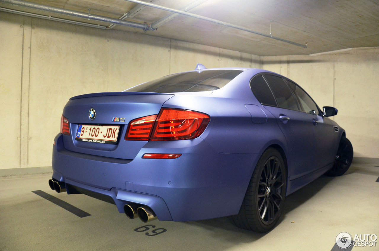 BMW M5 F10 2011