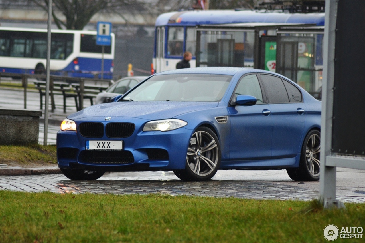 BMW M5 F10 2011