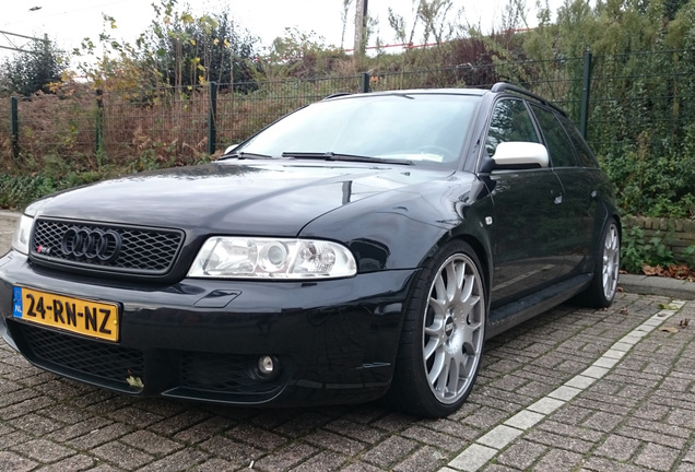 Audi RS4 Avant B5