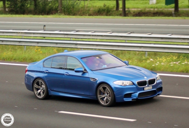 BMW M5 F10 2011