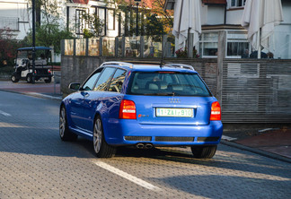 Audi RS4 Avant B5