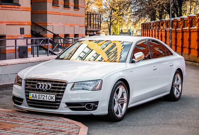 Audi S8 D4