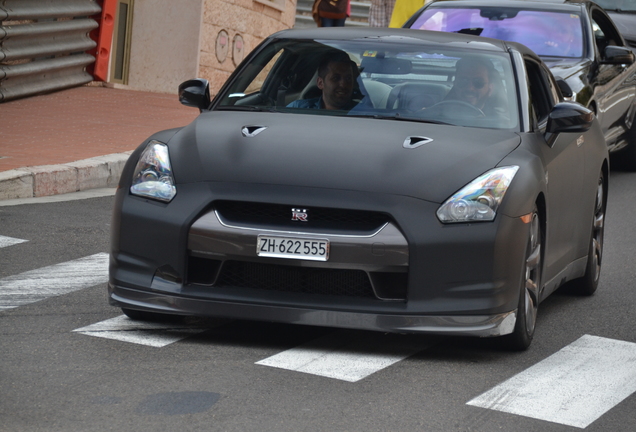 Nissan GT-R