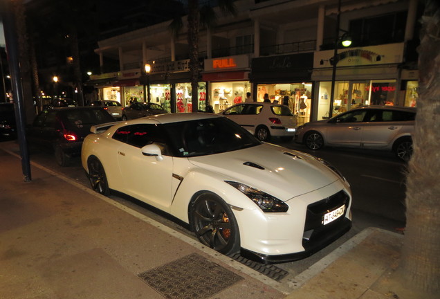 Nissan GT-R