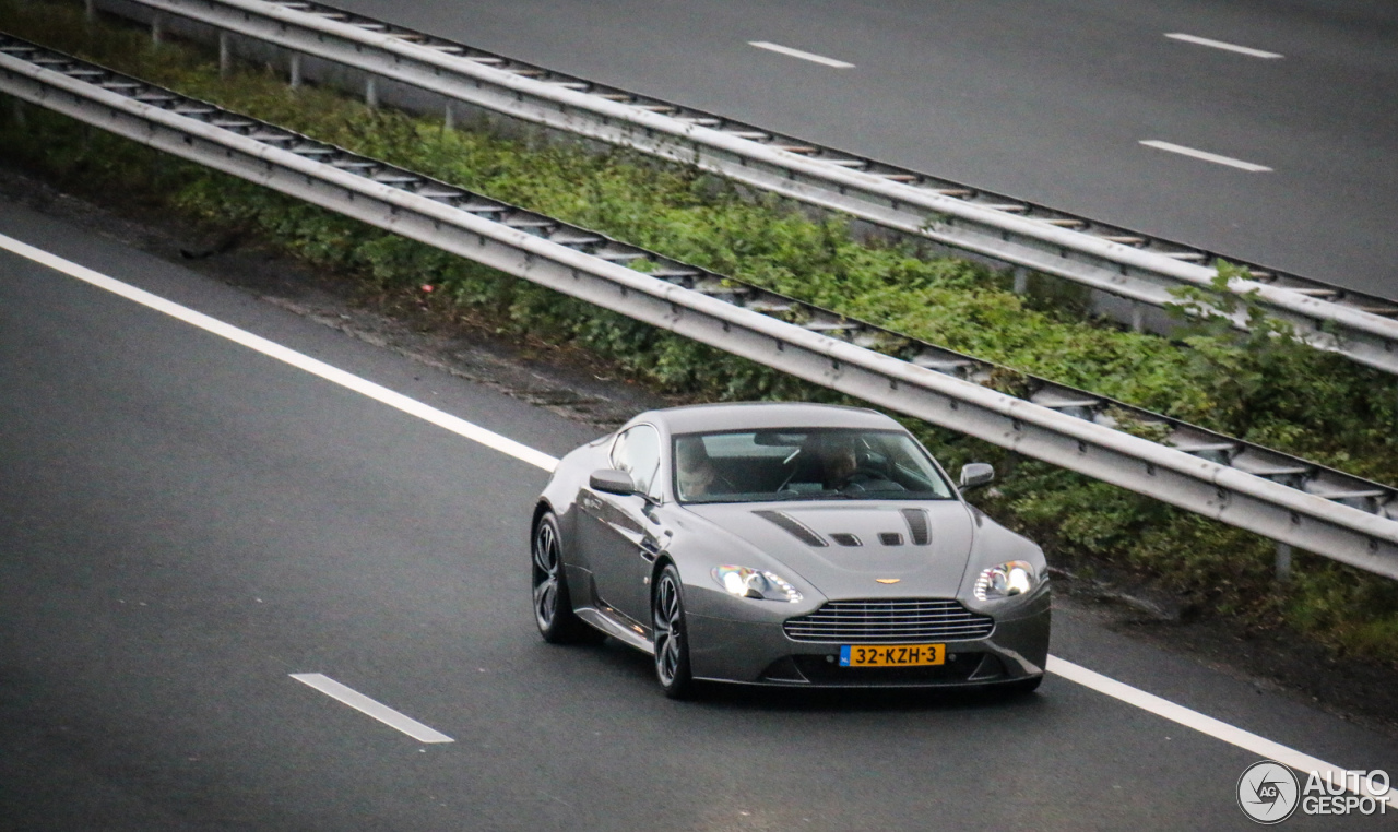 Aston Martin V12 Vantage