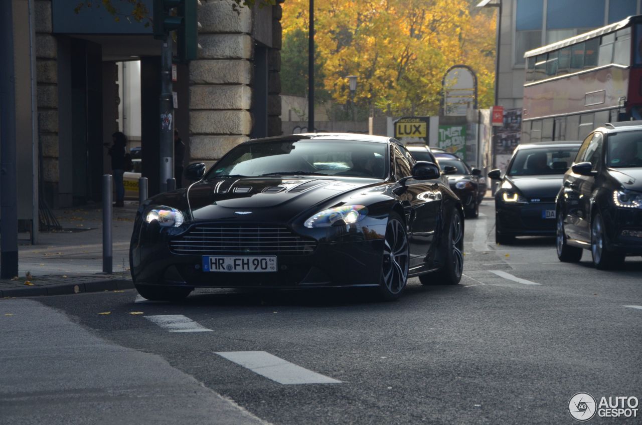 Aston Martin V12 Vantage