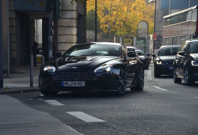 Aston Martin V12 Vantage