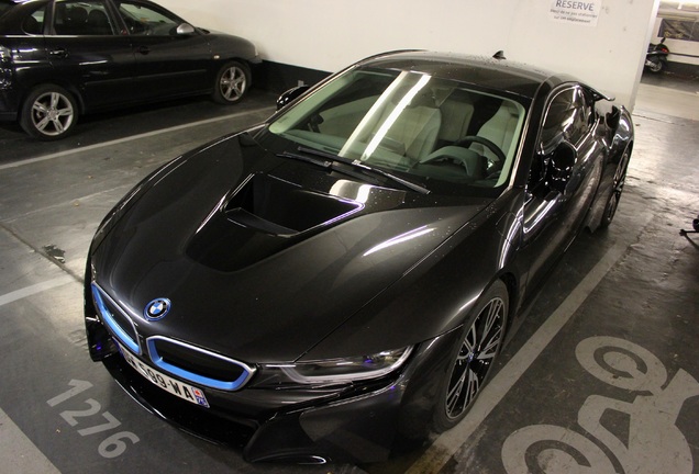 BMW i8