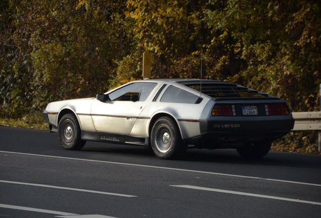 DeLorean DMC-12