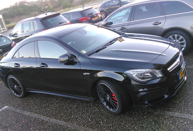 Mercedes-Benz CLA 45 AMG C117