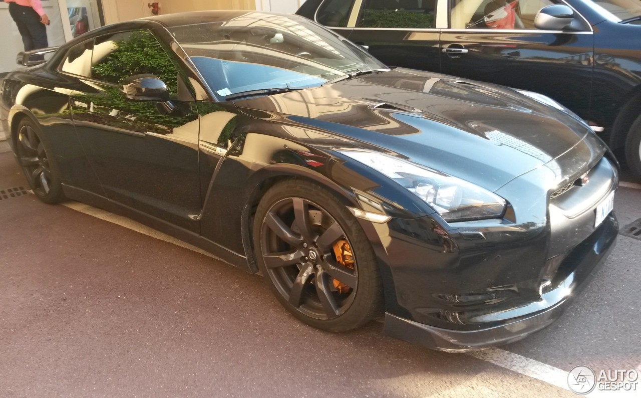 Nissan GT-R