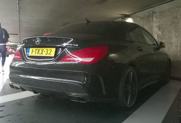 Mercedes-Benz CLA 45 AMG C117