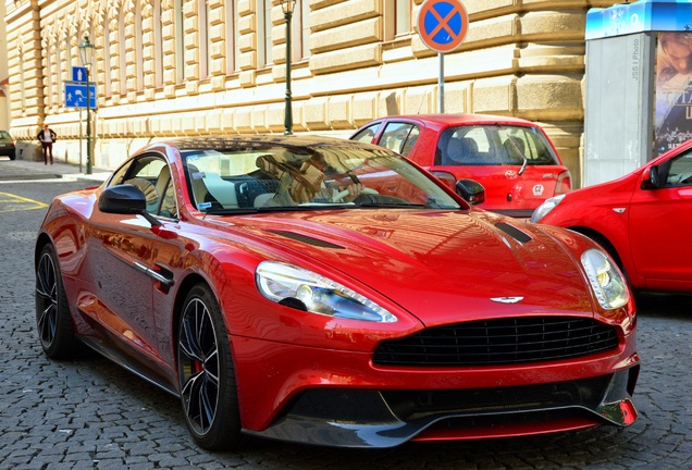 Aston Martin Vanquish 2013