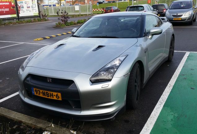 Nissan GT-R