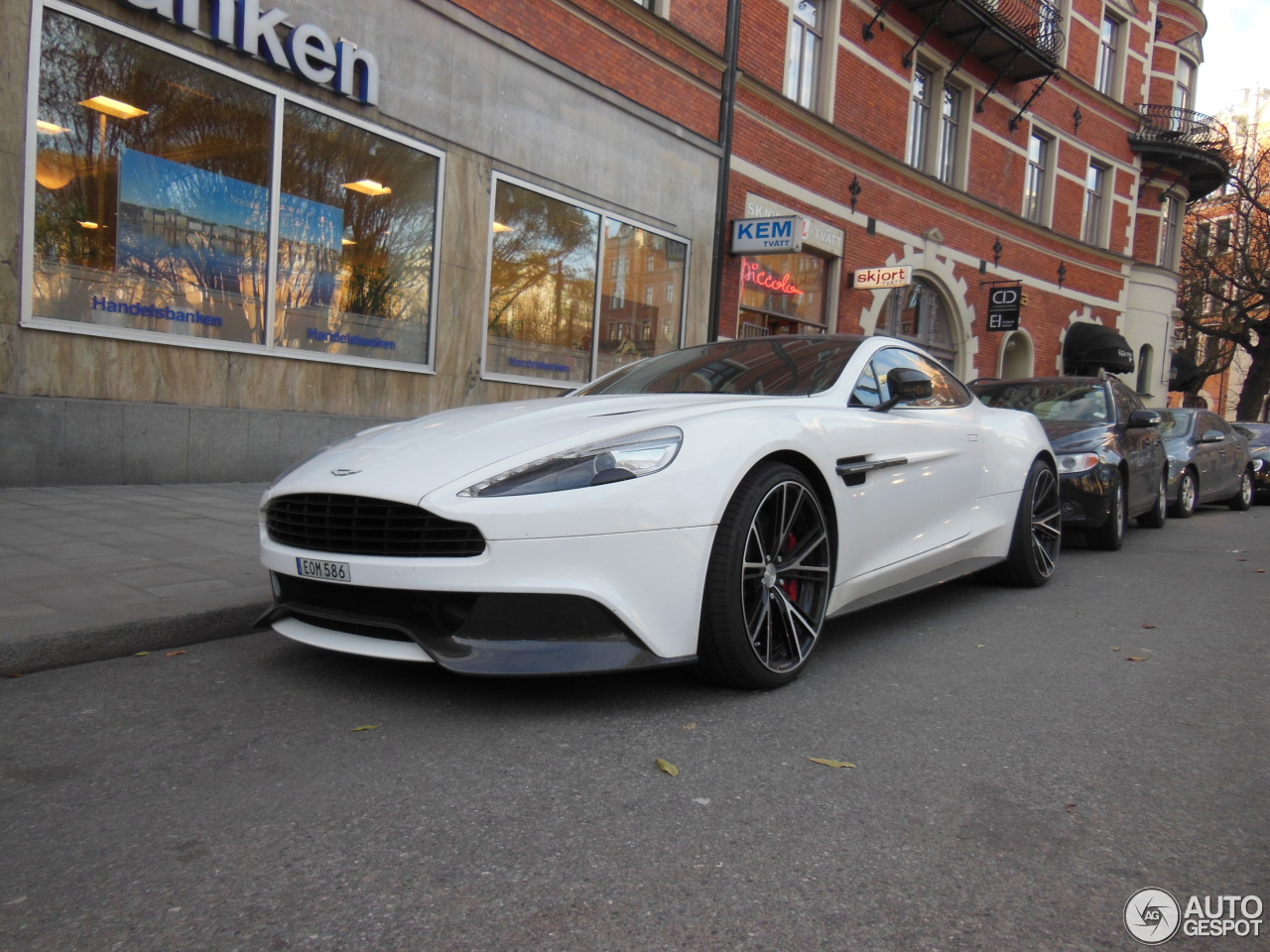 Aston Martin Vanquish 2015 Carbon White Edition