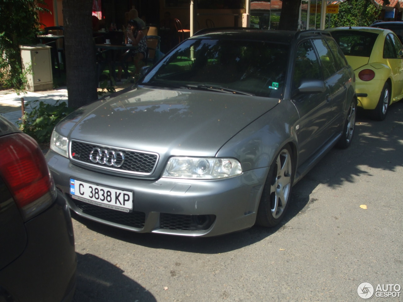 Audi RS4 Avant B5