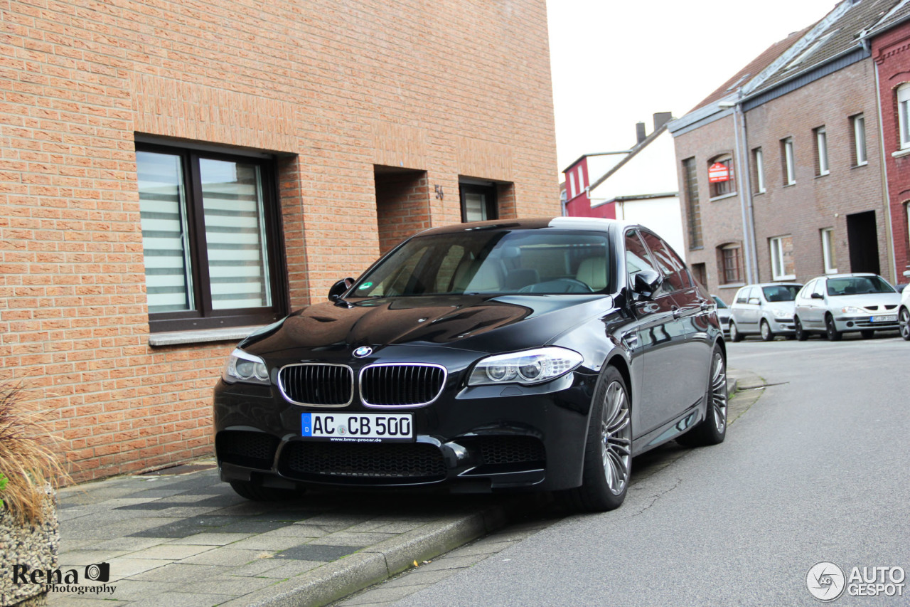 BMW M5 F10 2011