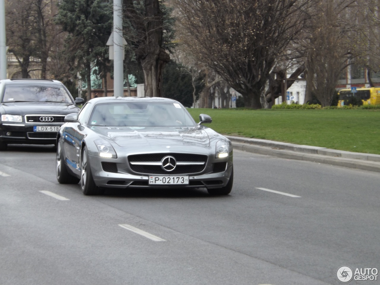 Mercedes-Benz SLS AMG