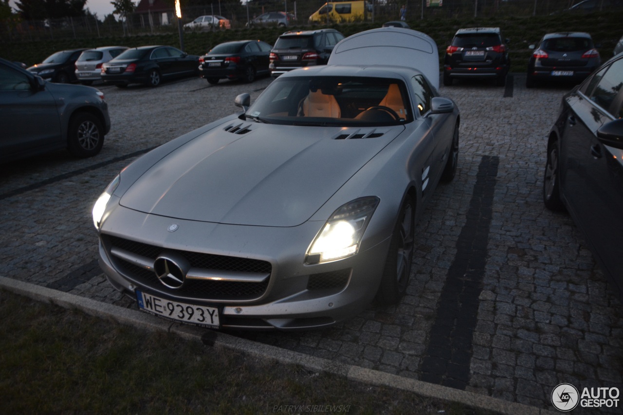 Mercedes-Benz SLS AMG