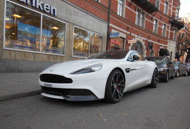 Aston Martin Vanquish 2015 Carbon White Edition