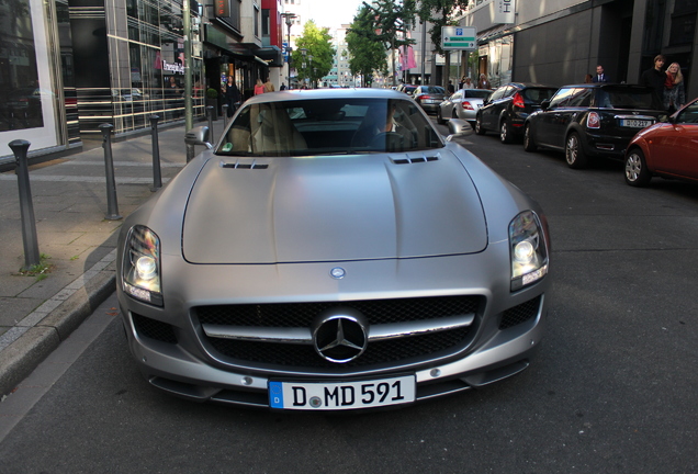 Mercedes-Benz SLS AMG