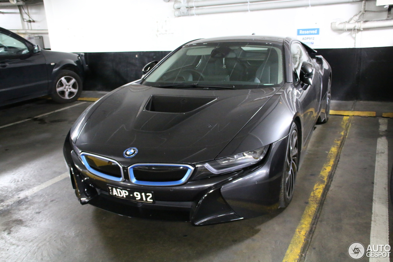 BMW i8