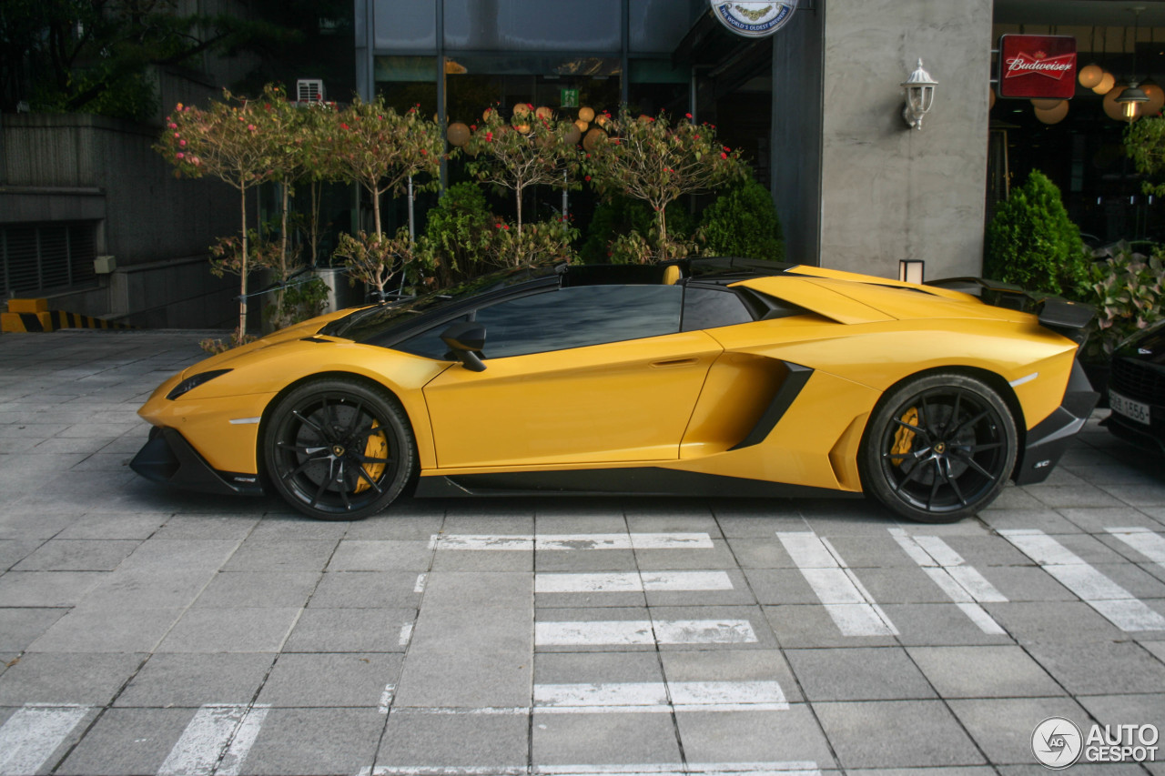 Lamborghini Aventador LP700-4 Roadster