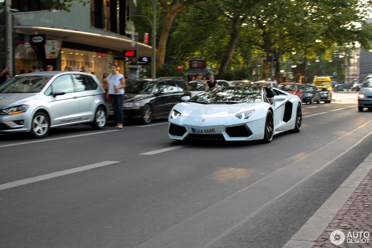 Lamborghini Aventador LP700-4 Roadster