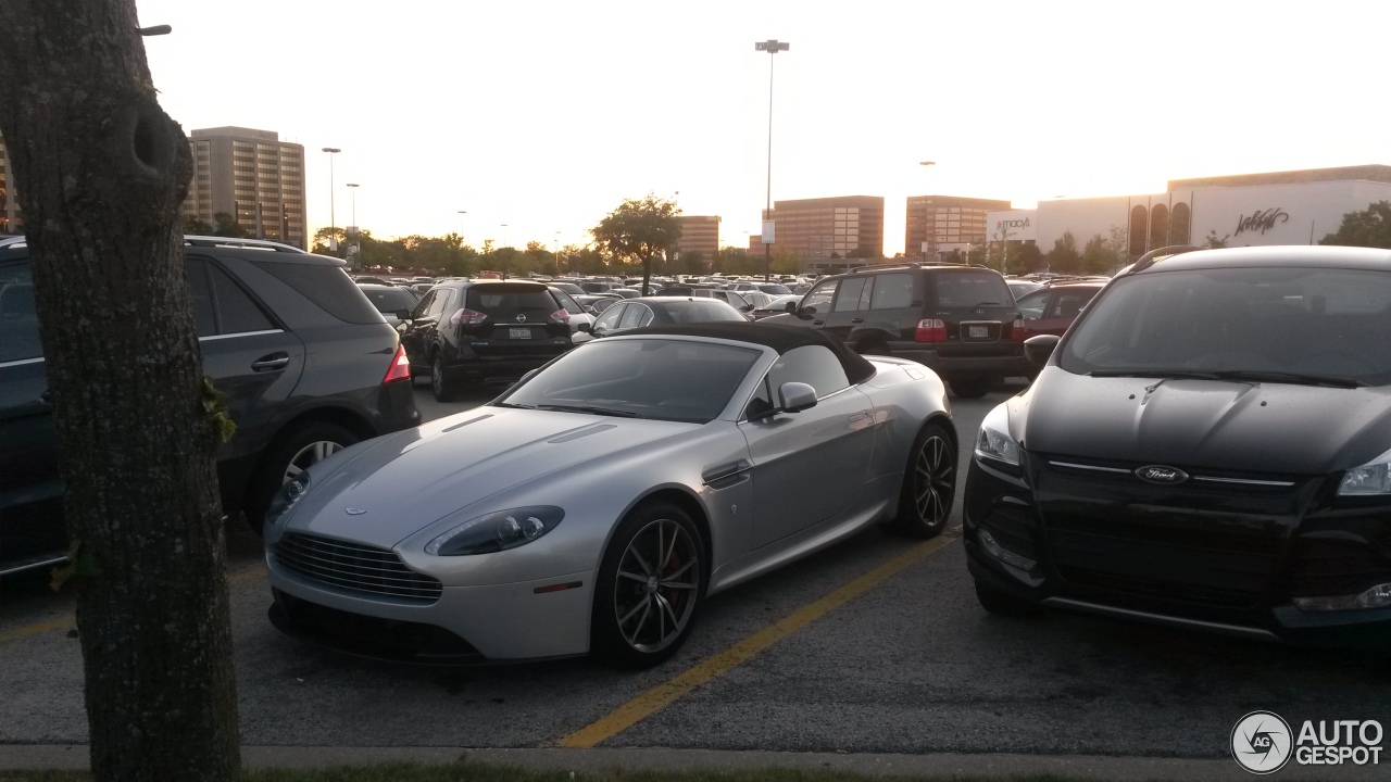 Aston Martin V8 Vantage Roadster 2012