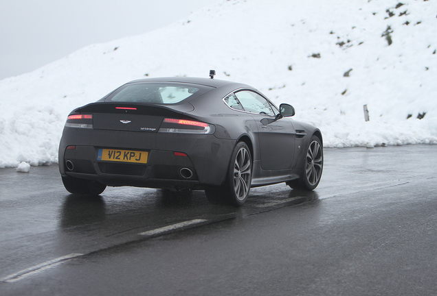 Aston Martin V12 Vantage