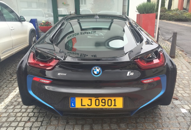 BMW i8