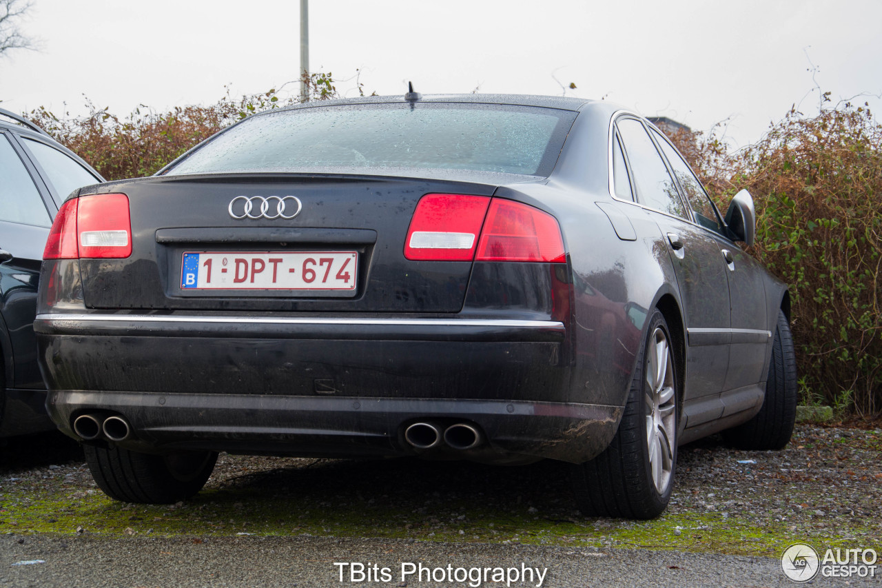 Audi S8 D3