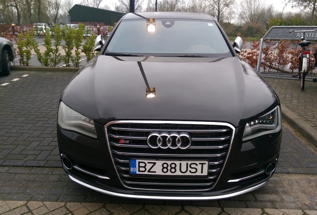 Audi S8 D4