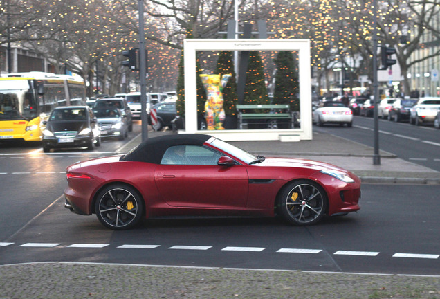 Jaguar F-TYPE R AWD Convertible