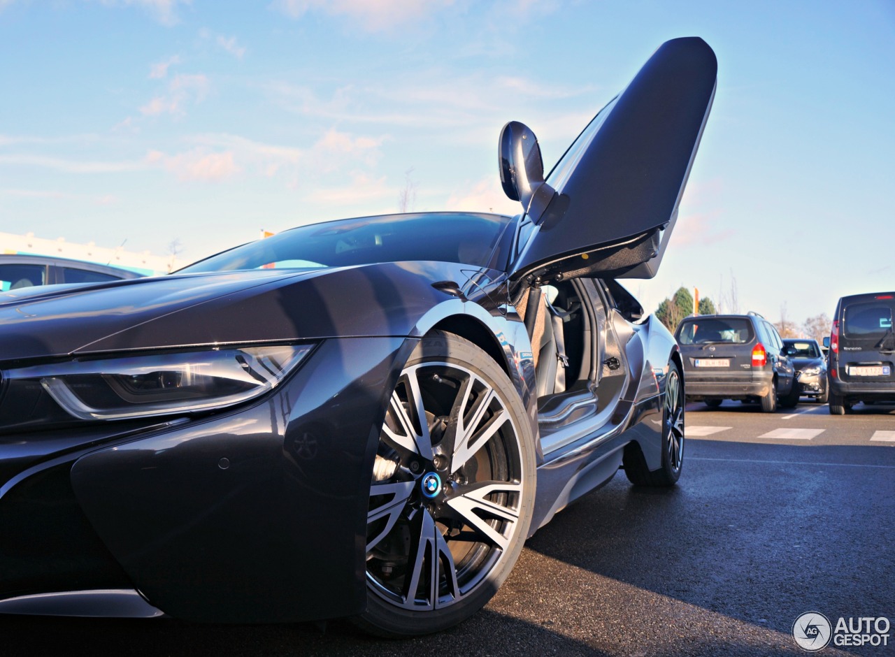 BMW i8