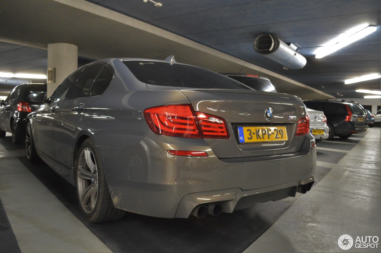 BMW M5 F10 2011