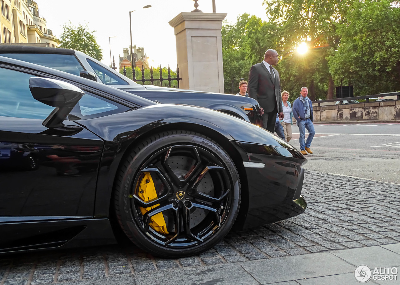 Lamborghini Aventador LP700-4