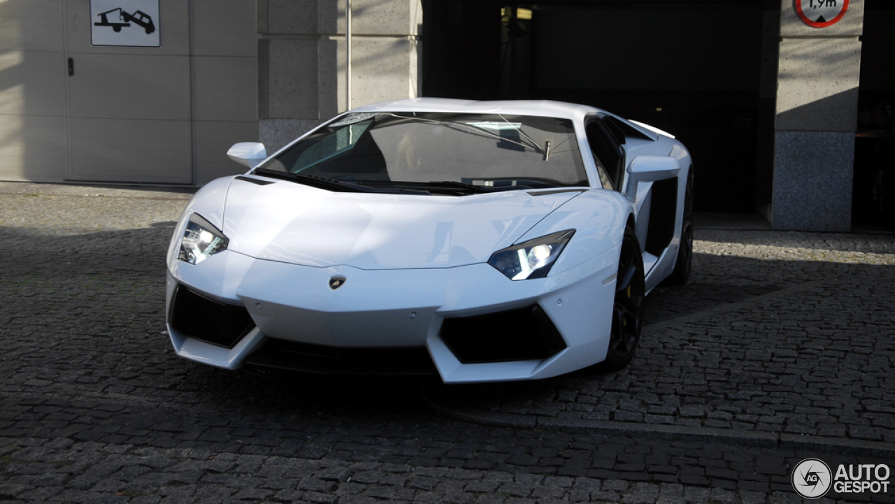 Lamborghini Aventador LP700-4