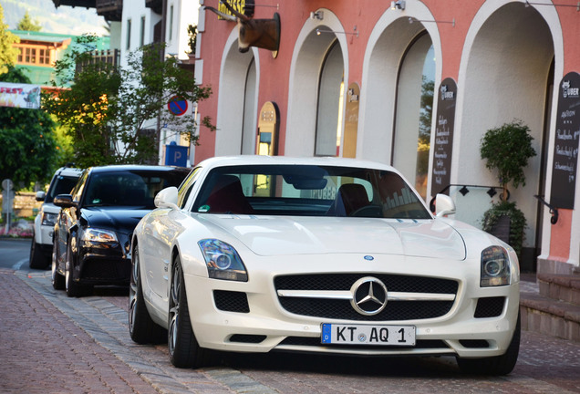 Mercedes-Benz SLS AMG