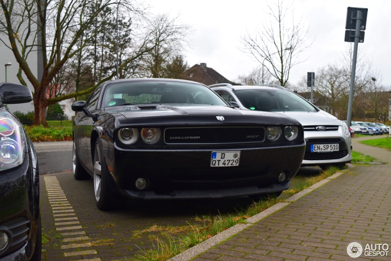 Dodge Challenger SRT-8