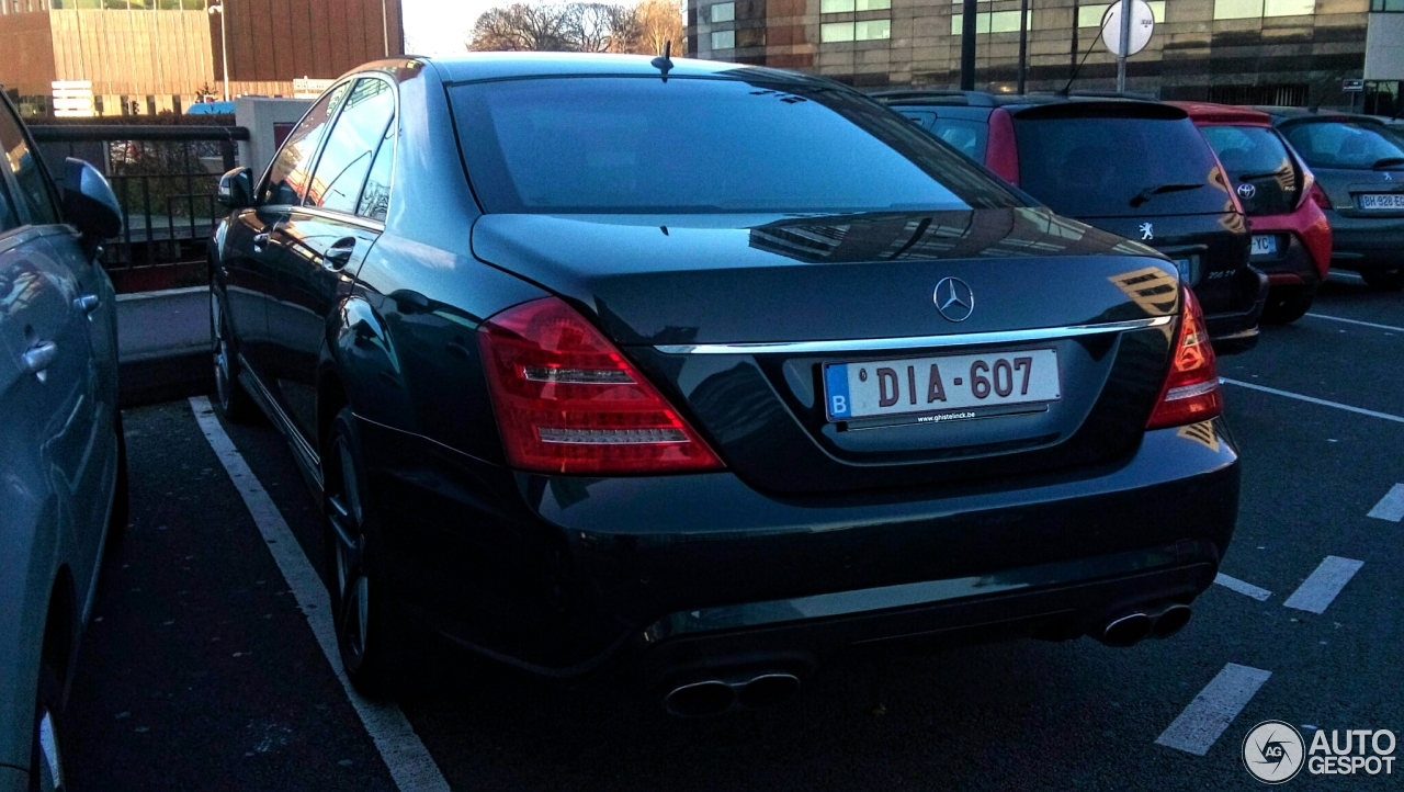 Mercedes-Benz S 65 AMG V221 2010