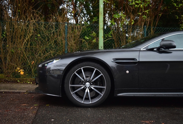 Aston Martin V8 Vantage S