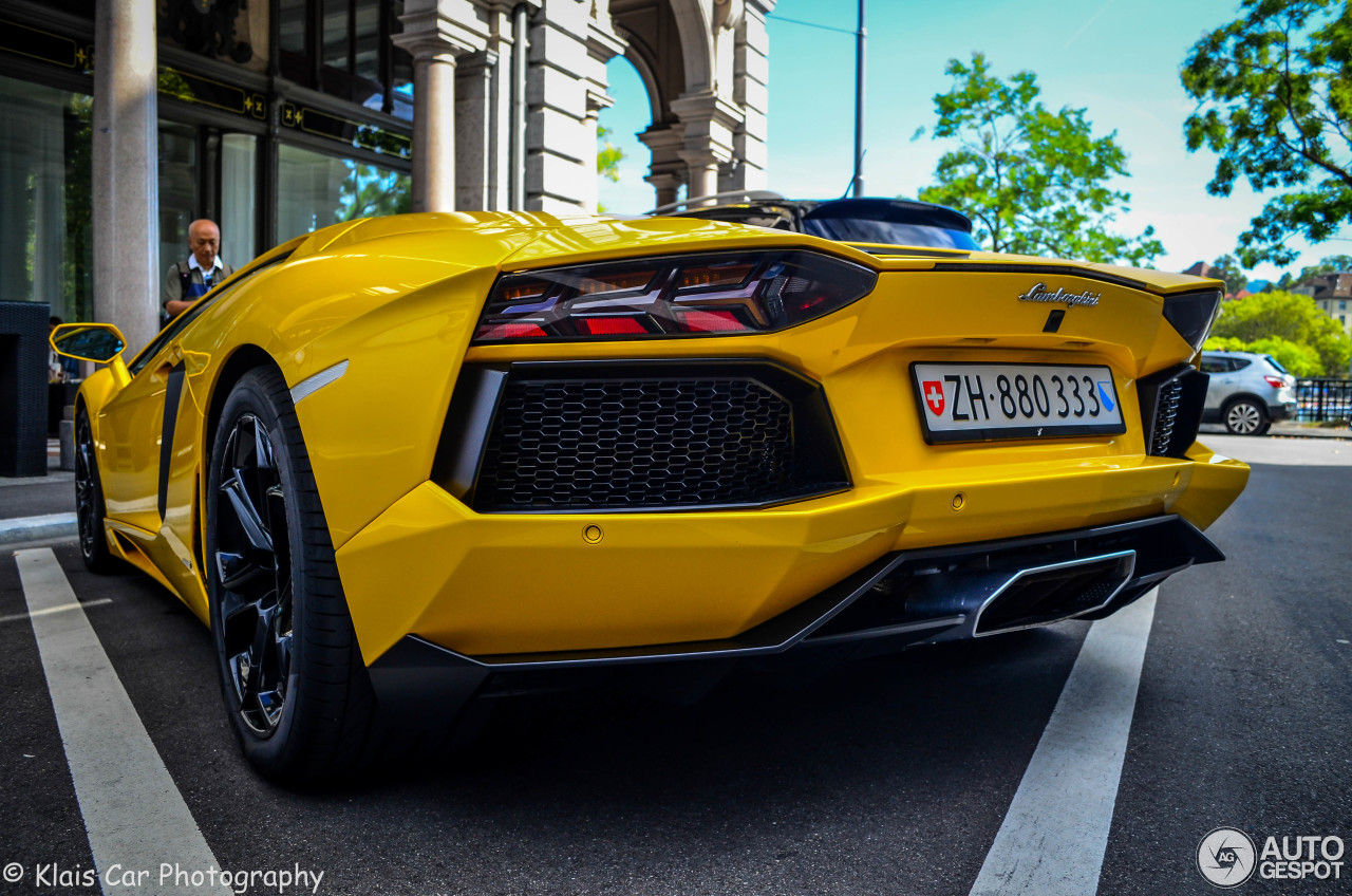 Lamborghini Aventador LP700-4